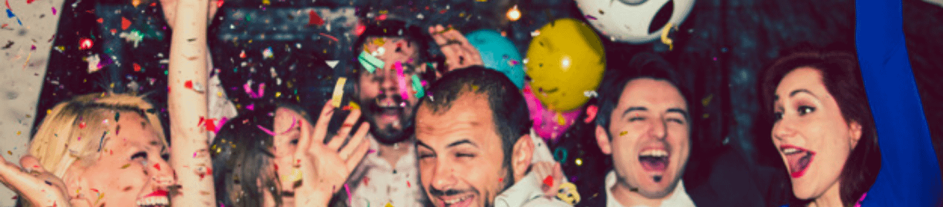 Imagen de personas festejando Imagen de personas festejando.