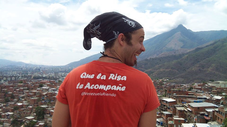 jesus-reggeti-el-inicio Jesús Reggeti viendo la ciudad de Caracas